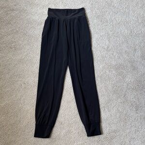 NWOT Athleta Salutation Jogger XS Tall